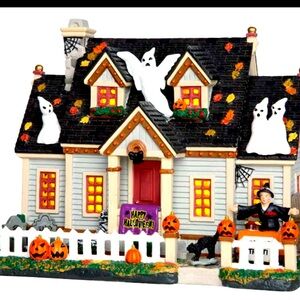 Spooky town Lemax Ghost Haunted House